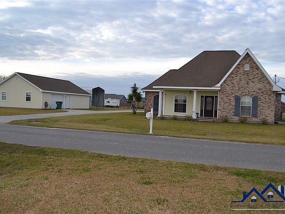 3rd image of 305 Karen Dr