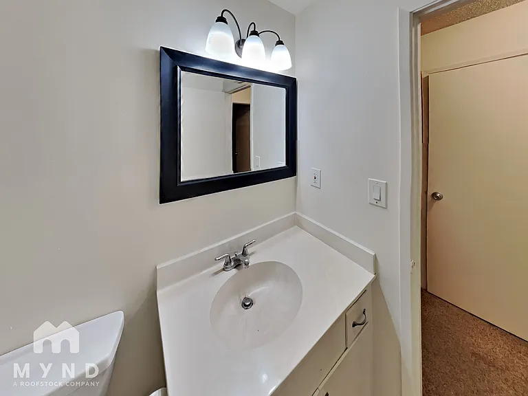870 Burbank Dr #7 — Photo 10