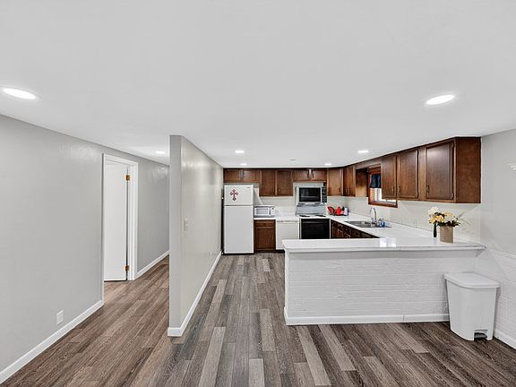 4th image of 1018 New Hope Rd
