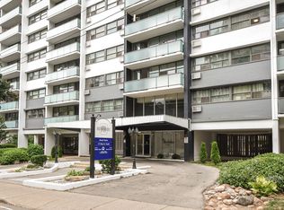 Berkshire Apartments, Hamilton, ON L8P 3H7