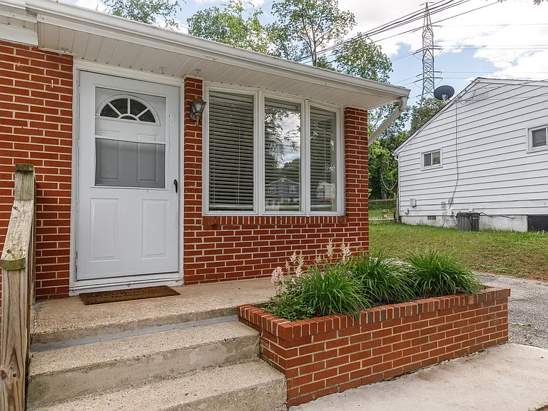 103 Wilgate Rd — Photo 2