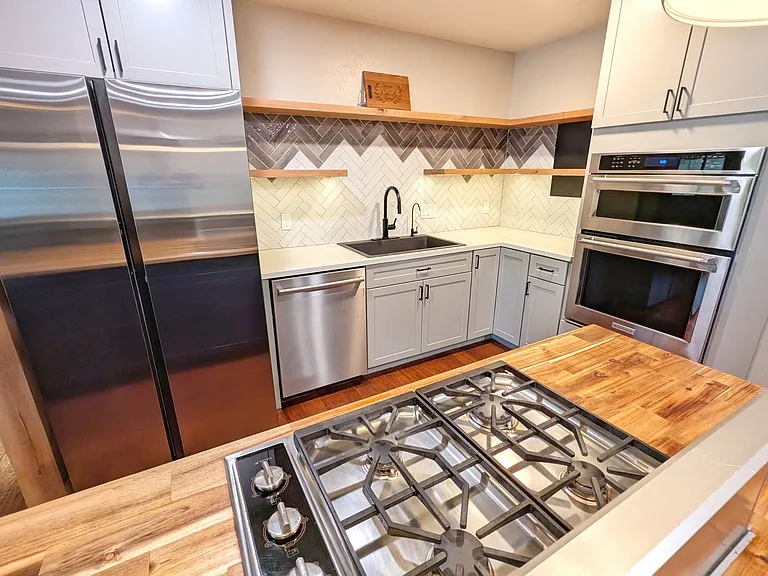 2404 Monterey Rd — Photo 12