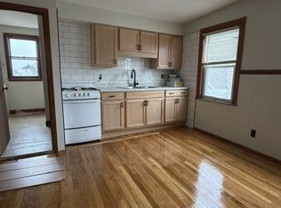 162-164 Shaw St #3W, New Bedford, MA 02745