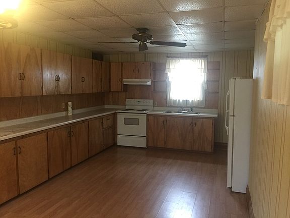 5th image of 382 W Elm St