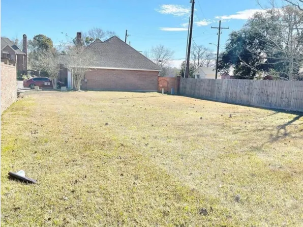 6 Regency Pl, Orange, TX 77630