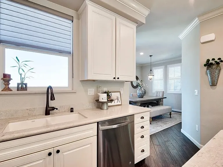 604 Jade St — Photo 8