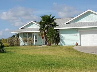 104 Canvasback Ln, Rockport, TX 78382