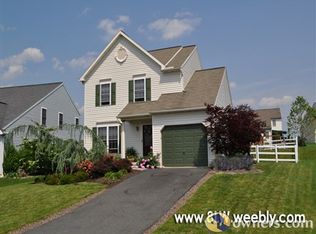 8 Laurel Woods Dr, Shillington, PA 19607