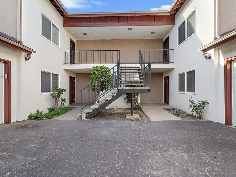 213 W Santa Barbara St #D — Photo 14