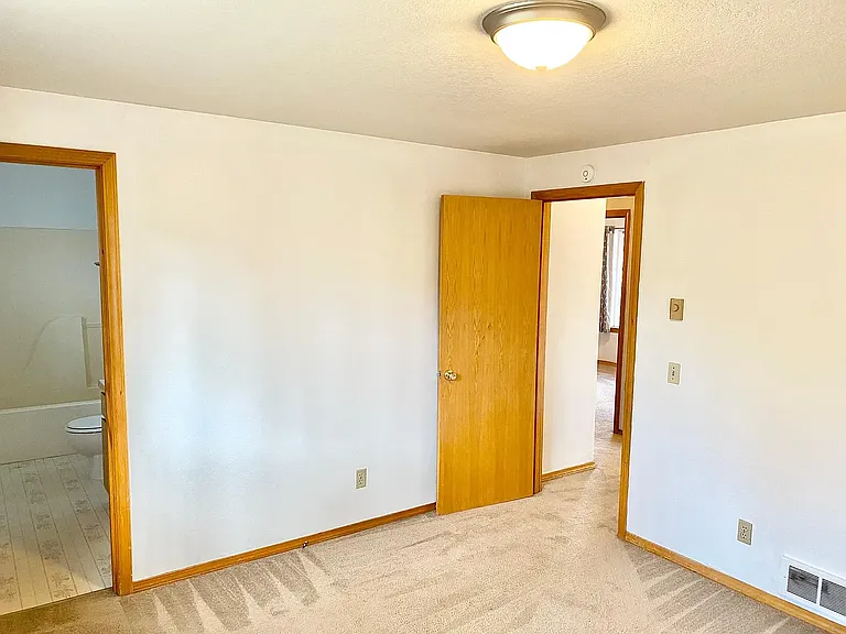 1731 NE Mark Ct — Photo 11