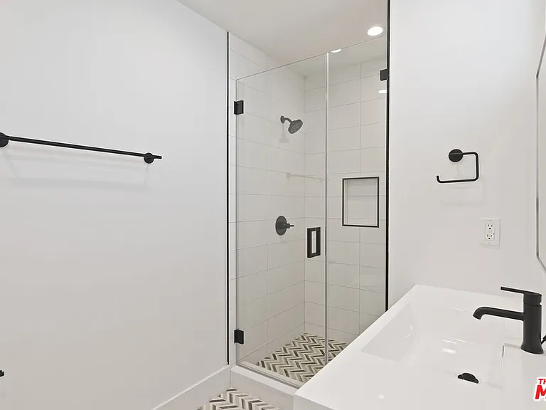 153 S Palm Dr #PENTHOUSE — Photo 14