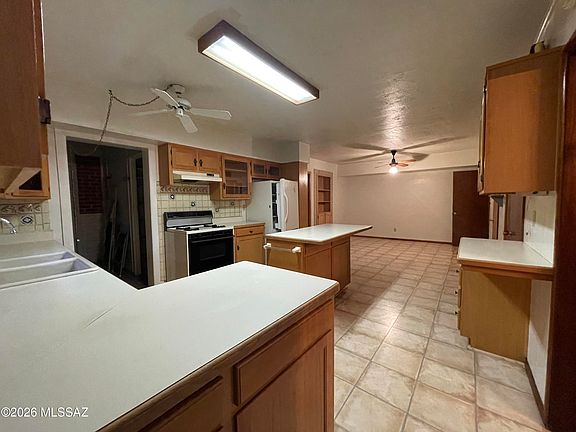 2nd image of 847 W Alameda St
