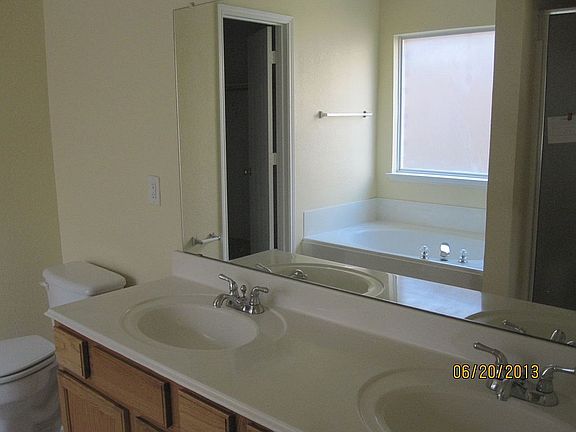 two sink,shower seperate