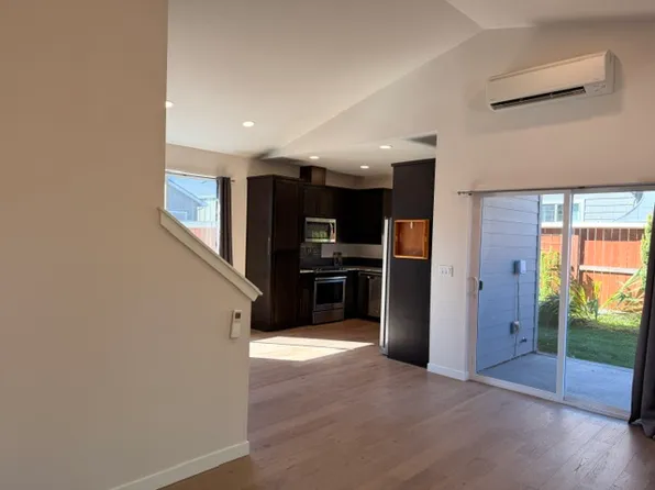 57 Stage Way, Talent, OR 97540