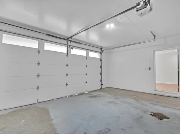 31 Roosevelt Place image 12 of 14