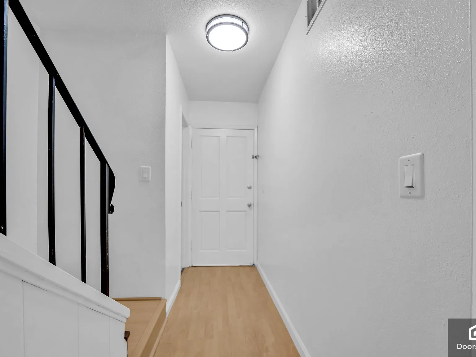 2 bed, 1.5 bath, 988 sqft, $3,400 — Photo 3
