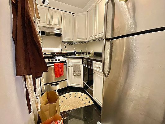 3rd image of 45 W 76th St APT 3
