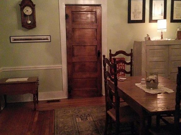 4th image of 411 S Plum St