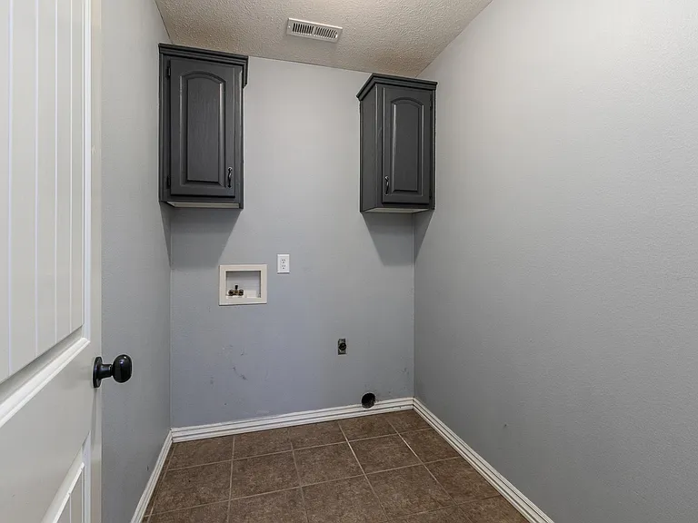 314 W Olive St — Photo 22