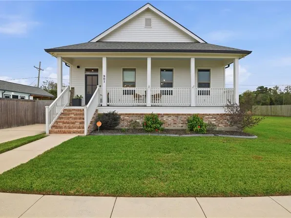 901 Cougar Dr, Arabi, LA 70032