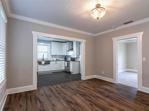 5th image of 1032 E Robson St