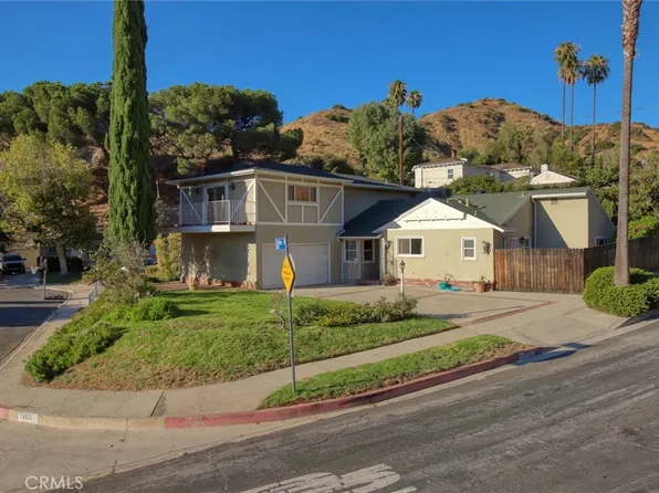 8322 Echelon Pl, Sun Valley, CA 91352