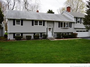 39 Reniew Rd, Hamden, CT 06514