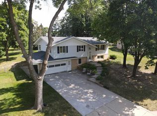 1029 Cottage Pl, Shoreview, MN 55126