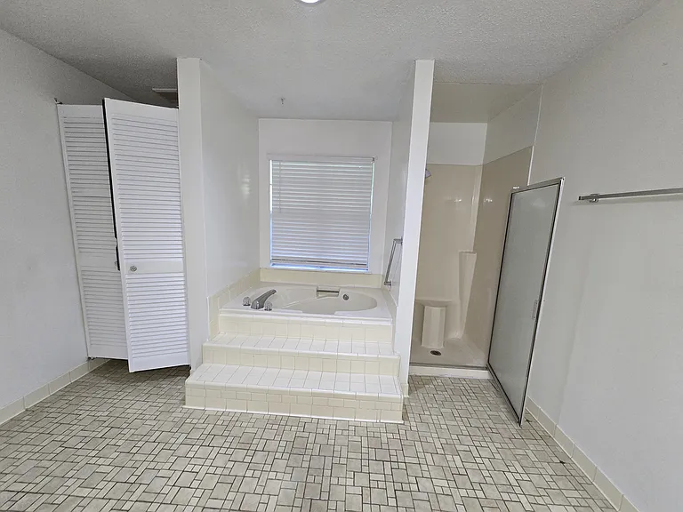 111 Easthaven Rd — Photo 10