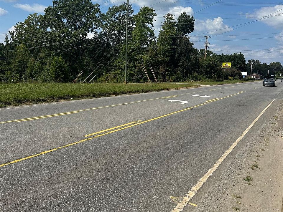 2nd image of 710 York Rd