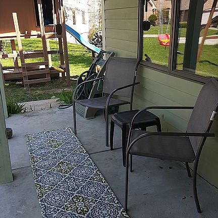 nice front porch 