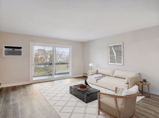 3200 Virginia Ave S APT 305, Saint Louis Park, MN 55426
