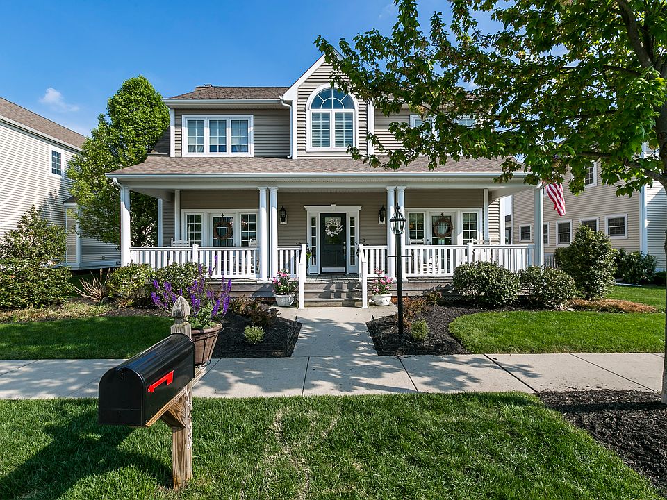 Welcome to 135 Windgate Dr!