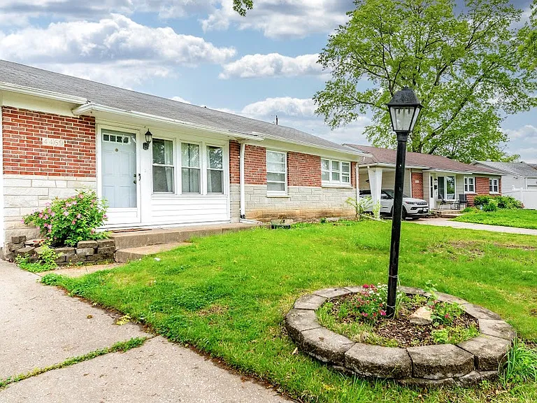 4469 Mohegan Dr — Photo 4