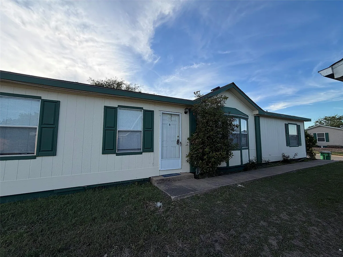 Building Photo - 12609 Dessau Rd #410