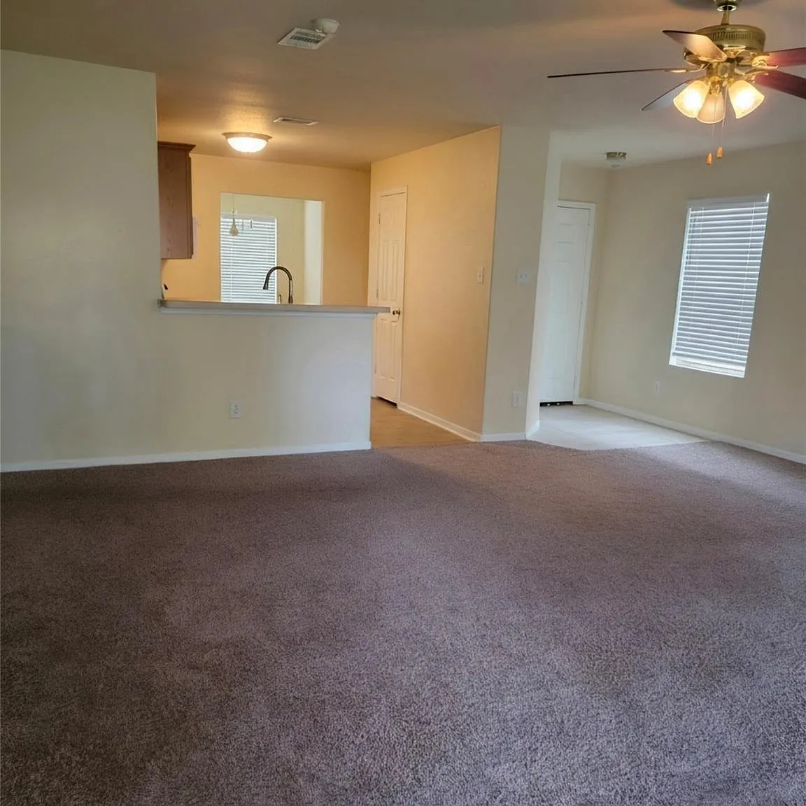 4 bed, 2.5 bath, 2285 sqft, $2,250 — Photo 3