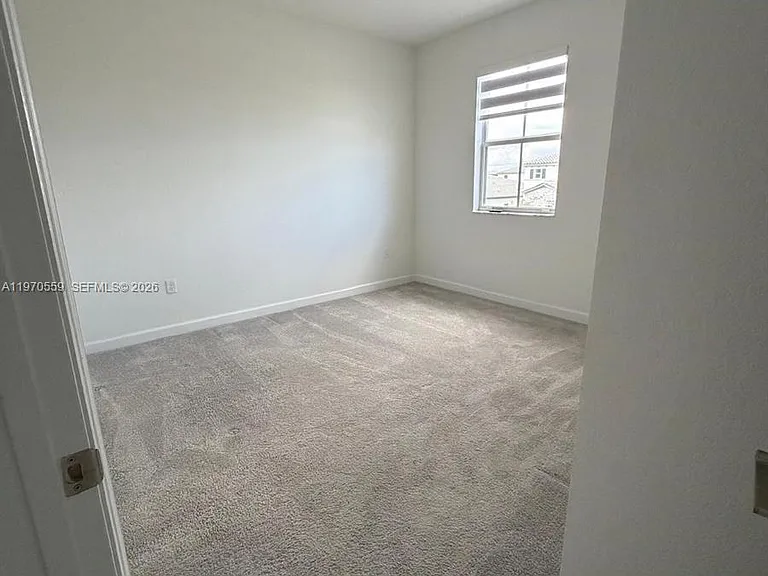 2638 SE 9th St — Photo 16