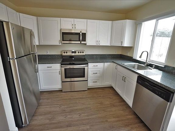 4th image of 915 Diamond St APT B