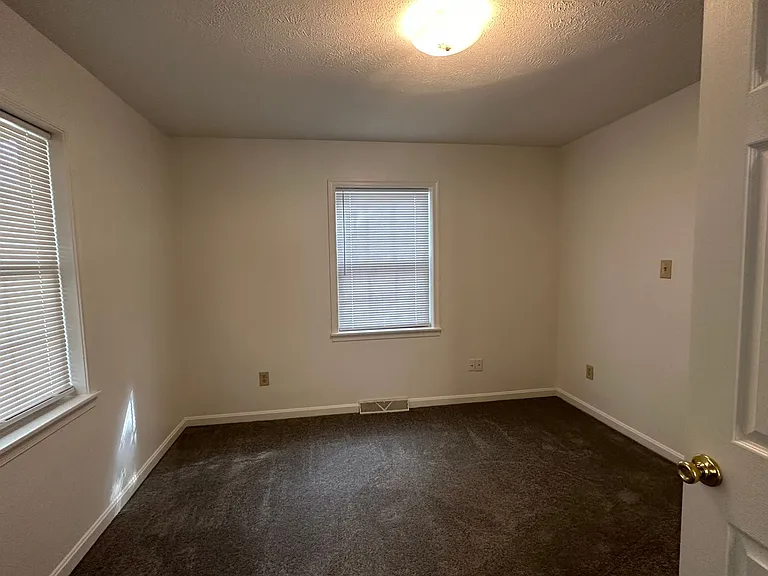 109 E Pall Mall St — Photo 7