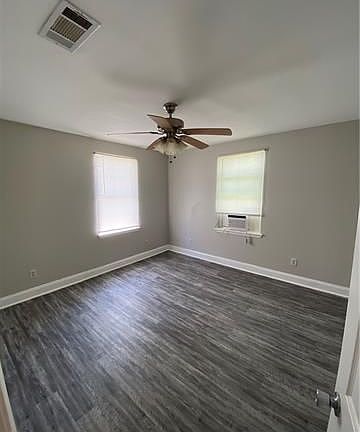3rd image of 4663 Pecan St