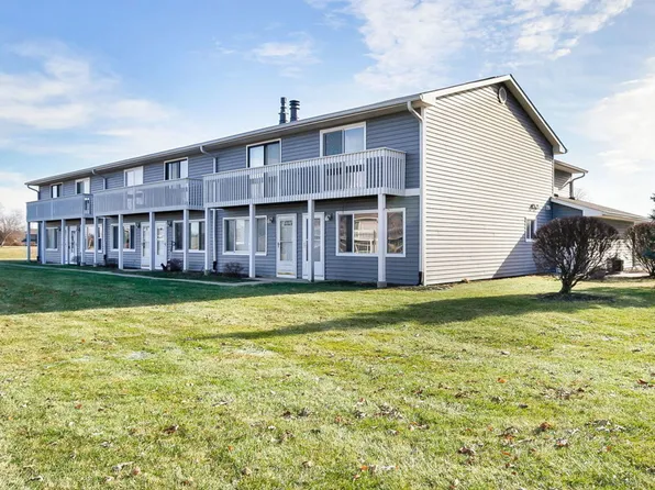 17475 W Chestnut Ln, Gurnee, IL 60031