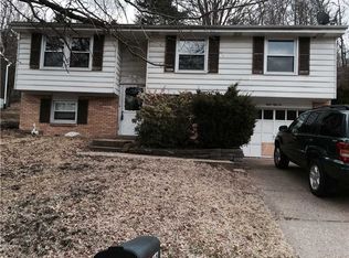 852 Cedarwood Dr, Pittsburgh, PA