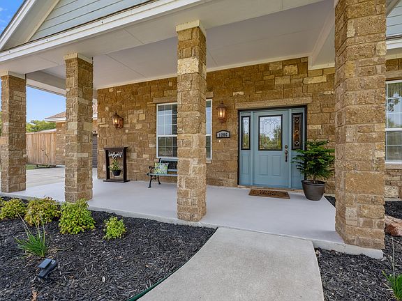 2nd image of 1206 Skyline Dr