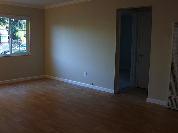 4th image of 633 Grand Fir Ave APT 01