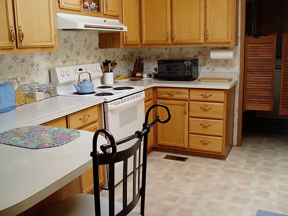 4th image of 3700 14th Ave SE Unit 77