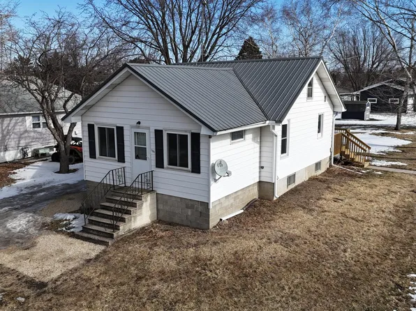 305 N Wabasha, Plainview, MN 55964