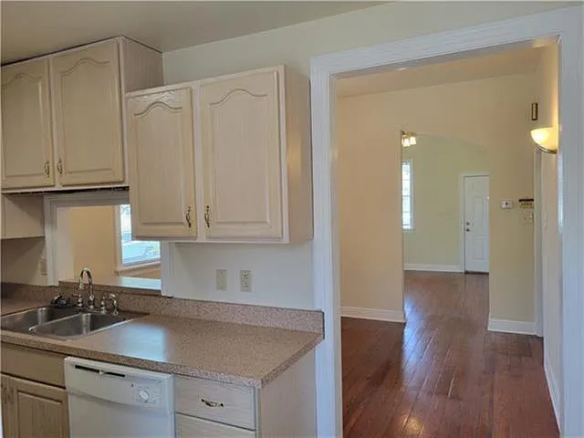 222 David St — Photo 21