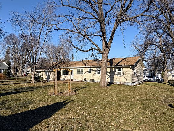 4th image of 29245 Dickman Ave