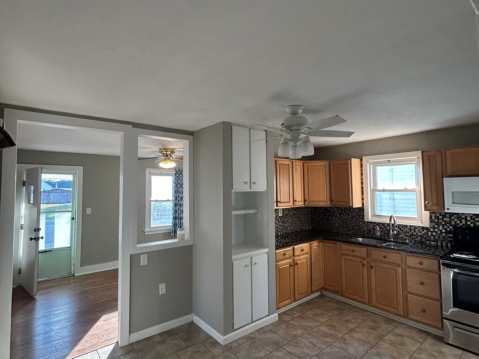 2 bed, 780 sqft, $1,200 — Photo 3