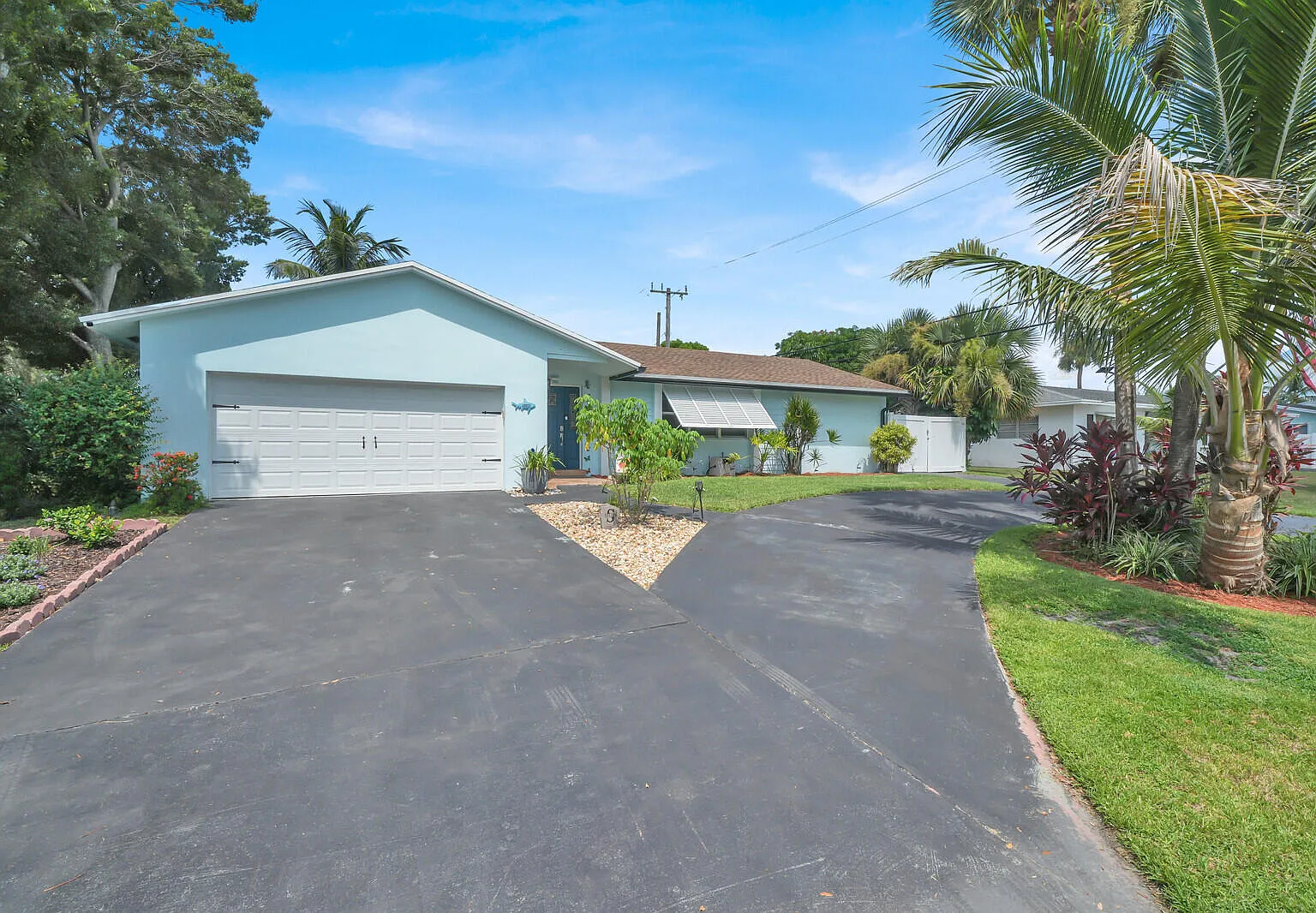 4 bed, 3.0 bath, 2400 sqft, $12,000 — Photo 3